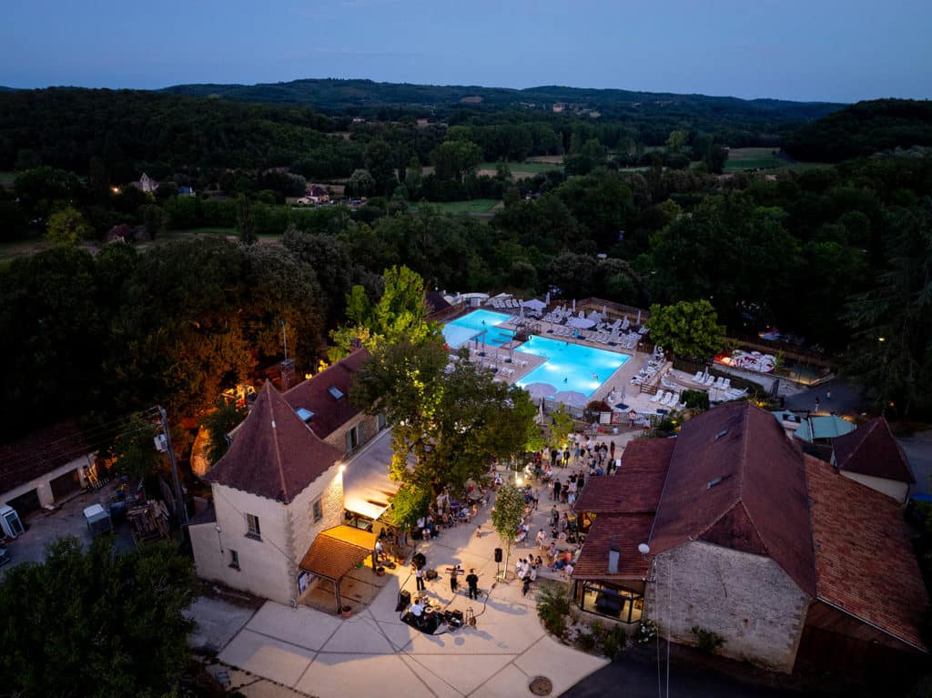 Vue aérienne camping grottes de roffy